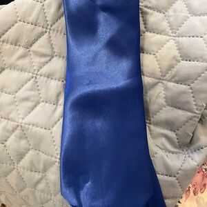 Sleek NEW royal blue Italian tie 3.5 inches Satin Tie. Great for any attire.